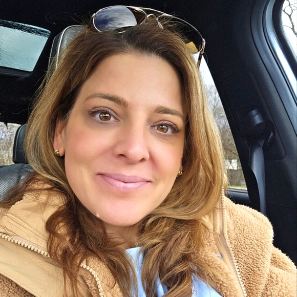 Meet the Posher Other - Meet your Posher, Betsy